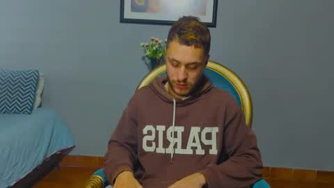 Snapshot of tomdavisxl chatting on 11/12/25, 12:44 tomDavisXl online show from 11/12/25, 12:44