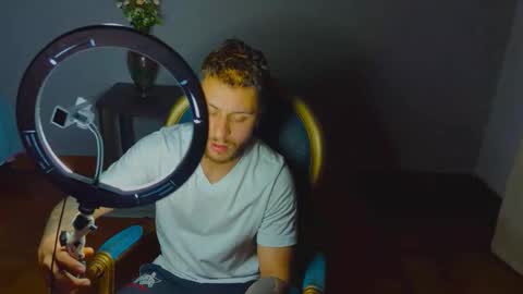 Snapshot of tomdavisxl chatting on 11/19/25, 11:05 tomDavisXl online show from 11/19/25, 11:05