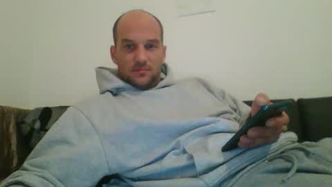 Snapshot of tome55555 chatting on 11/15/25, 10:37 tome55555 online show from 11/15/25, 10:37