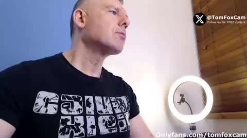 Snapshot of tomfoxcam chatting on 02/05/26, 06:18 Tom Fox online show from 02/05/26, 06:18