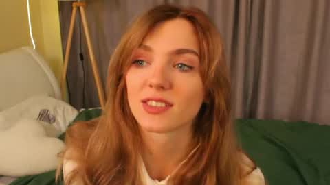 Snapshot of tomikavilandre chatting on 07/25/26, 07:22 Lana online show from 07/25/26, 07:22