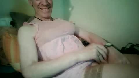 Snapshot of tomislav321 chatting on 06/15/26, 01:35 tomislav321 online show from 06/15/26, 01:35
