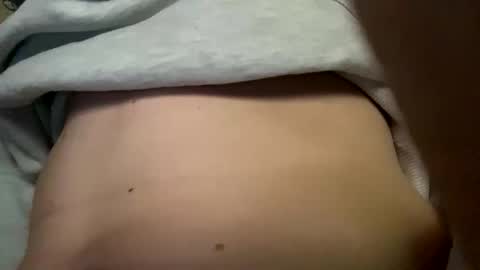 Snapshot of tommit84 chatting on 12/15/25, 03:33 tommit84 online show from 12/15/25, 03:33