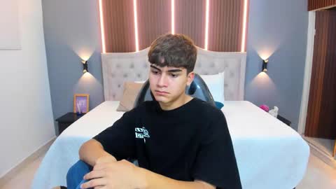 Tommy  online show from 11/12/25, 03:40