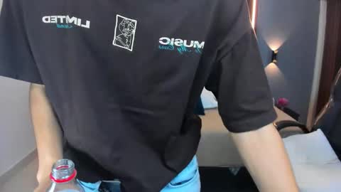 Tommy  online show from 11/13/25, 04:11