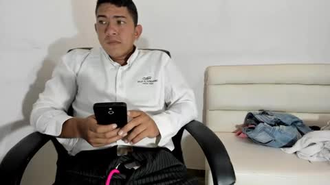 Snapshot of tommy_2456 chatting on 01/07/25, 01:17 tommy_2456 online show from 01/07/25, 01:17