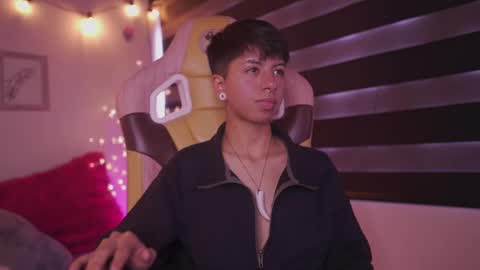 Blue  online show from 02/26/25, 04:03