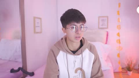 Blue  online show from 10/22/25, 01:44