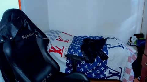 Snapshot of tommy_bred chatting on 01/28/25, 09:40 Twitter BreddTommy IG tommy bredd online show from 01/28/25, 09:40