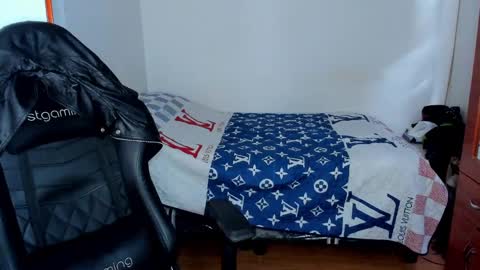 Snapshot of tommy_bred chatting on 02/26/25, 10:09 Twitter BreddTommy IG tommy bredd online show from 02/26/25, 10:09