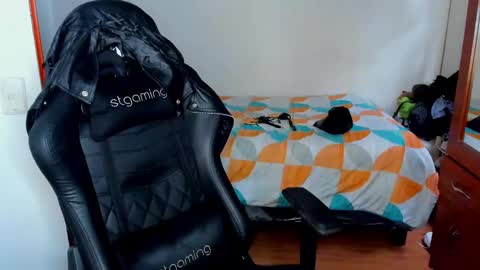 Snapshot of tommy_bred chatting on 03/04/25, 09:22 Twitter BreddTommy IG tommy bredd online show from 03/04/25, 09:22