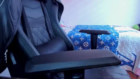 Snapshot of tommy_bred chatting on 09/19/25, 06:08 Twitter BreddTommy IG tommy bredd online show from 09/19/25, 06:08