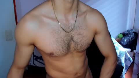 Snapshot of tommy_bred chatting on 10/08/25, 06:05 Twitter BreddTommy IG tommy bredd online show from 10/08/25, 06:05