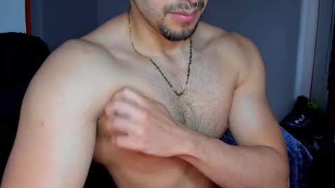 Snapshot of tommy_bred chatting on 11/28/25, 05:04 Twitter BreddTommy IG tommy bredd online show from 11/28/25, 05:04