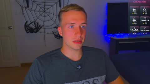 Snapshot of tommy_cumfinger chatting on 12/07/24, 06:32 Tommy online show from 12/07/24, 06:32