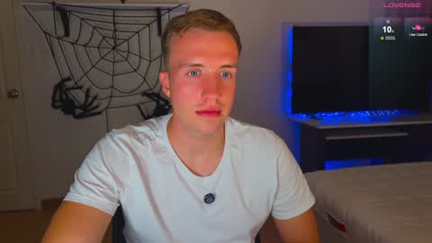 Snapshot of tommy_cumfinger chatting on 12/11/24, 11:41 Tommy online show from 12/11/24, 11:41