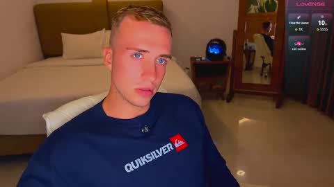 Snapshot of tommy_cumfinger chatting on 10/21/25, 11:22 Tommy online show from 10/21/25, 11:22