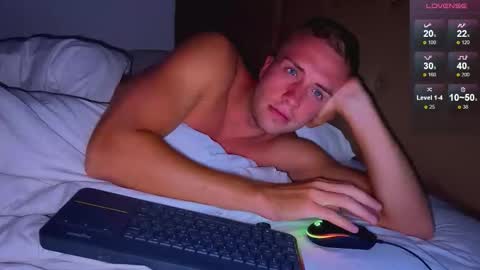 Snapshot of tommy_cumfinger chatting on 10/30/25, 08:20 Tommy online show from 10/30/25, 08:20