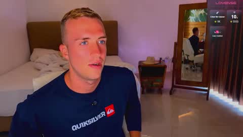 Snapshot of tommy_cumfinger chatting on 11/06/25, 03:18 Tommy online show from 11/06/25, 03:18