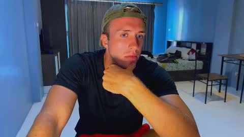 Snapshot of tommy_cumfinger chatting on 01/16/26, 08:18 Tommy online show from 01/16/26, 08:18