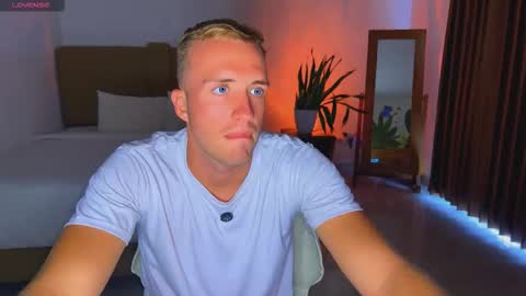 Snapshot of tommy_cumfinger chatting on 02/22/26, 06:02 Tommy online show from 02/22/26, 06:02