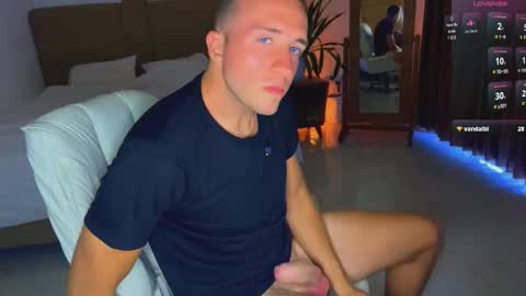 Snapshot of tommy_cumfinger chatting on 03/16/26, 05:44 Tommy online show from 03/16/26, 05:44