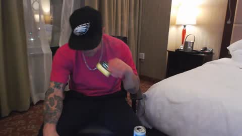 Snapshot of tommy_knuckles chatting on 12/30/24, 02:20 Tommy online show from 12/30/24, 02:20