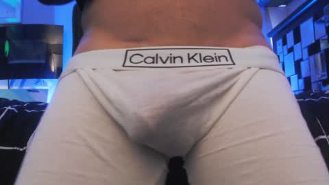 Snapshot of tommy_knuckles chatting on 01/06/25, 06:52 Tommy online show from 01/06/25, 06:52