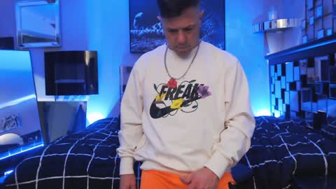 Snapshot of tommy_knuckles chatting on 01/18/25, 05:31 Tommy online show from 01/18/25, 05:31