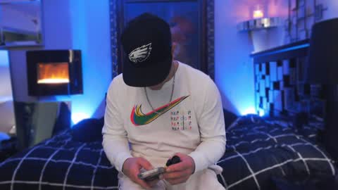 Snapshot of tommy_knuckles chatting on 01/29/25, 01:49 Tommy online show from 01/29/25, 01:49