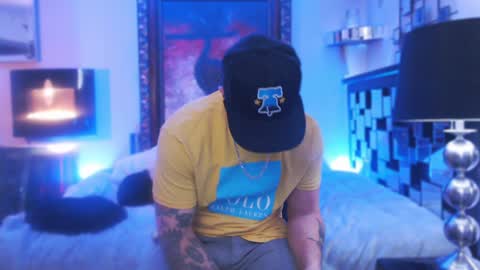 Snapshot of tommy_knuckles chatting on 02/03/25, 05:51 Tommy online show from 02/03/25, 05:51