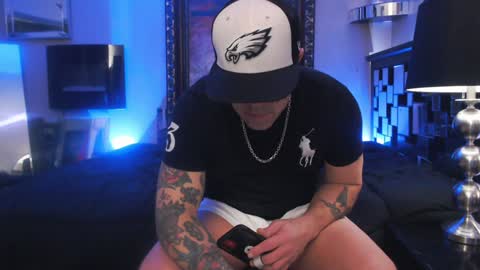 Snapshot of tommy_knuckles chatting on 02/04/25, 02:53 Tommy online show from 02/04/25, 02:53