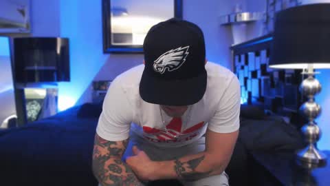 Snapshot of tommy_knuckles chatting on 02/13/25, 03:03 Tommy online show from 02/13/25, 03:03