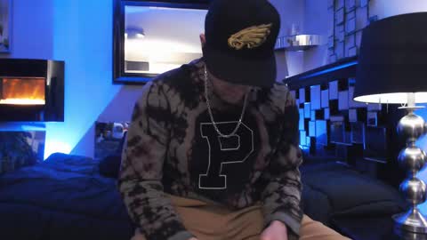 Snapshot of tommy_knuckles chatting on 02/17/25, 06:09 Tommy online show from 02/17/25, 06:09