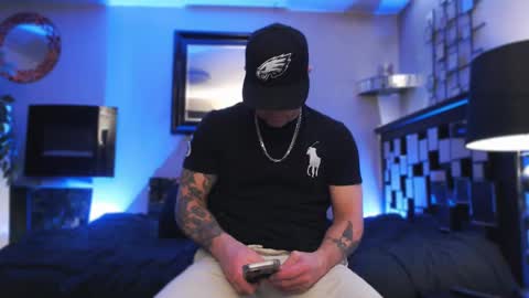 Snapshot of tommy_knuckles chatting on 02/26/25, 05:28 Tommy online show from 02/26/25, 05:28