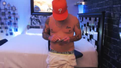 Snapshot of tommy_knuckles chatting on 09/15/25, 12:49 Tommy online show from 09/15/25, 12:49