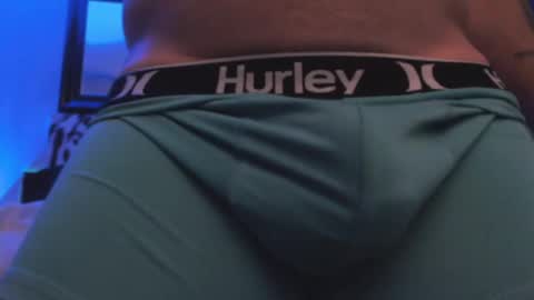 Snapshot of tommy_knuckles chatting on 09/30/25, 04:01 Tommy online show from 09/30/25, 04:01