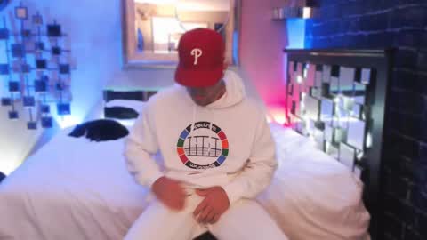 Snapshot of tommy_knuckles chatting on 10/10/25, 12:59 Tommy online show from 10/10/25, 12:59