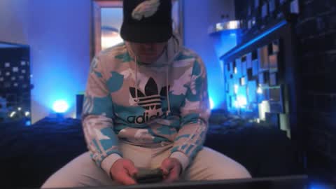 Snapshot of tommy_knuckles chatting on 01/10/26, 08:16 Tommy online show from 01/10/26, 08:16