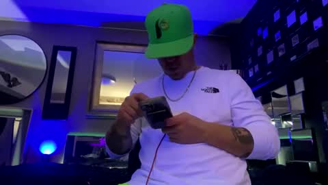 Snapshot of tommy_knuckles chatting on 02/23/26, 12:09 Tommy online show from 02/23/26, 12:09