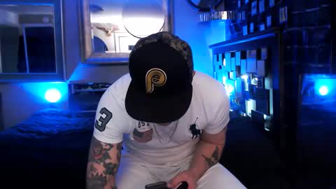 Snapshot of tommy_knuckles chatting on 03/13/26, 02:45 Tommy online show from 03/13/26, 02:45