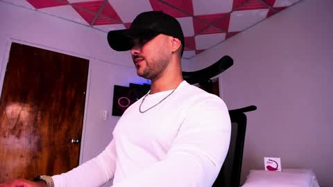 tommy_sccott online show from 12/05/24, 03:59