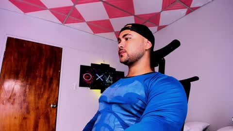 tommy_sccott online show from 01/24/25, 03:43