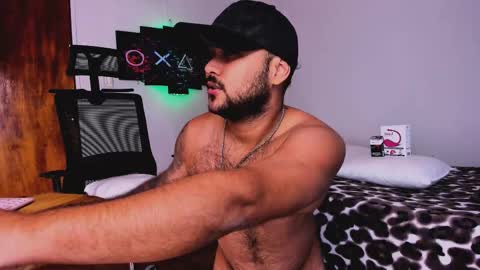 tommy_sccott online show from 02/14/25, 03:22