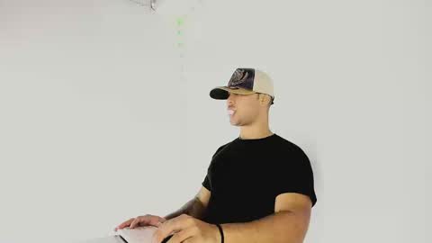 tommy_sccott online show from 09/24/25, 11:08