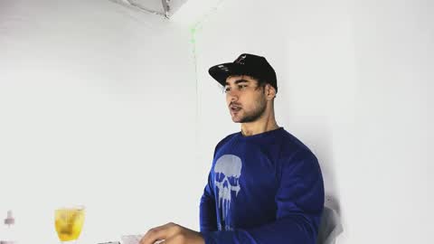 tommy_sccott online show from 09/29/25, 11:42