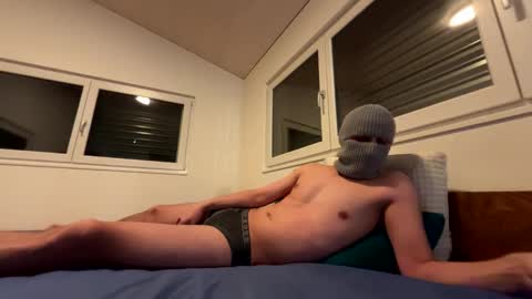 Snapshot of tommyboy123123123 chatting on 03/15/26, 07:09 Kayden online show from 03/15/26, 07:09