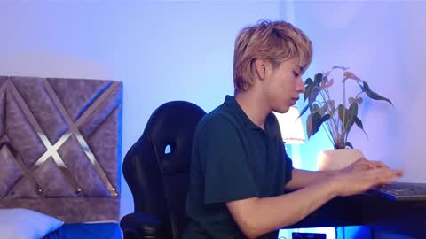 Tommy Foxboy online show from 01/19/25, 05:18