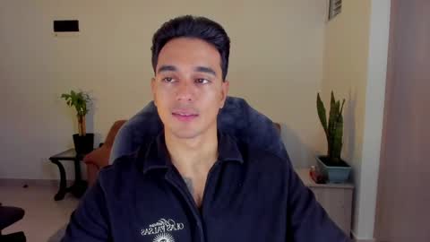 Snapshot of tommygarcia_ chatting on 04/21/26, 04:45 Instagram t garcia69 online show from 04/21/26, 04:45