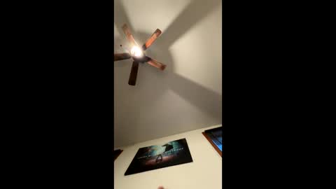 Snapshot of tommygunz62 chatting on 12/21/25, 12:23 tommygunz62 online show from 12/21/25, 12:23